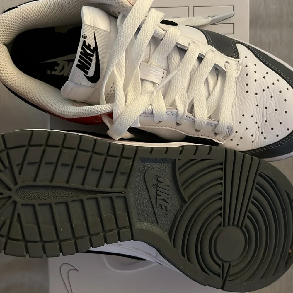 Authentic Nike dunks - Picture 3 of 6